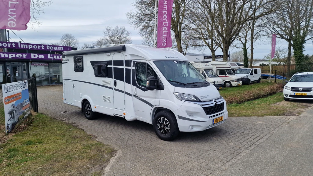 23 Luxe Sunlight Adventure Queensbed, 2x Airco, 165PK